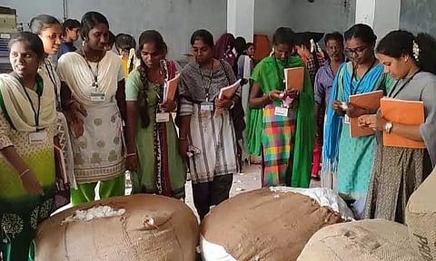 அண்ணாமலை பல்கலைக்கழக மாணவ-மாணவிகள் பார்வையிட்டனர்