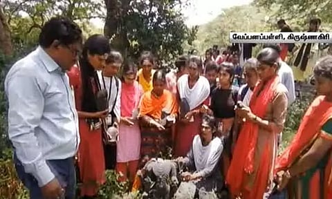 கிருஷ்ணகிரியில் அரசு கலைக்கல்லூரி மாணவிகளுக்கு அகழ்வாராய்ச்சி குறித்து பயிற்சி