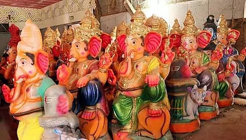 சுற்றுச்சூழலை பாதிக்காத வகையில் விநாயகர் சிலைகளை நீர்நிலைகளில் கரைக்க வேண்டும்-கலெக்டர் கார்மேகம் வேண்டுகோள்