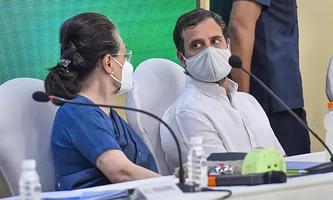 பரபரப்பான அரசியல் சூழலில் இன்று காங்கிரஸ் காரிய கமிட்டி கூட்டம் : காணொலிக்காட்சி வழியாக சோனியா பங்கேற்பு