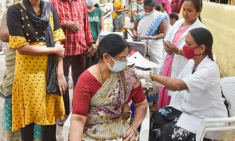 இந்தியாவில் இன்று சற்று குறைந்த தினசரி கொரோனா பாதிப்பு...!