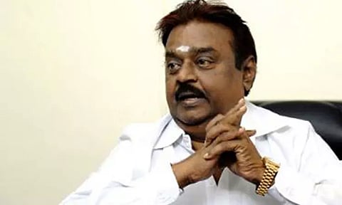 பொதுமக்களுக்கு மாற்று இடங்கள் வழங்கிய பின்னரே நீர்நிலை ஆக்கிரமிப்பு இடங்களை அகற்ற வேண்டும் - விஜயகாந்த்