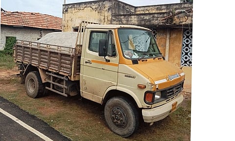 எம்.சாண்ட் கடத்திய டெம்போ பறிமுதல்