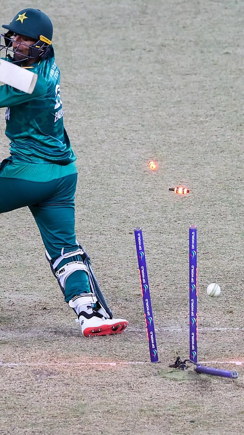 ஆசிய கோப்பை கிரிக்கெட்: பாகிஸ்தான் வீரர்களின் ஆட்டம்