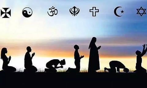 குடும்பத்தினரை மூளைச்சலவை செய்து மதம் மாற்றிவிட்டனர் - விஷம் குடித்து தற்கொலைக்கு முயன்ற நபர்