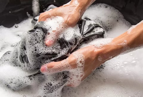 சுடு நீரில் துணி துவைக்கலாமா?