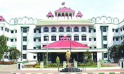 2 மாதங்களில் 25 ஆயிரம் வழக்குகளுக்கு இறுதி அறிக்கை - தென்மண்டல ஐ.ஜி.க்கு மதுரை ஐகோர்ட் கிளை பாராட்டு