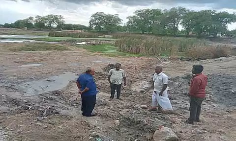 சின்னக்குளம் ஊருணி தூர்வாரும் பணி