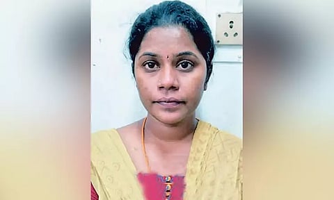 குடிசை மாற்று வாரியத்தில் வீடு வாங்கித்தருவதாக ரூ.36 லட்சம் மோசடி - இளம்பெண் கைது