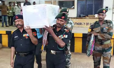 ராணுவ வீரரின் உடல் விமானம் மூலம் திருச்சி கொண்டு வரப்பட்டது