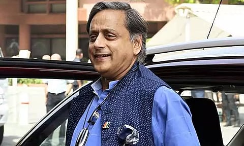 காங்கிரஸ் தலைவர் பதவி; இந்தி தெரிந்தவர்கள் தான் வர வேண்டும் என்றால் தேர்தல் மூலம் வரட்டும் - சசிதரூர் எம்.பி.