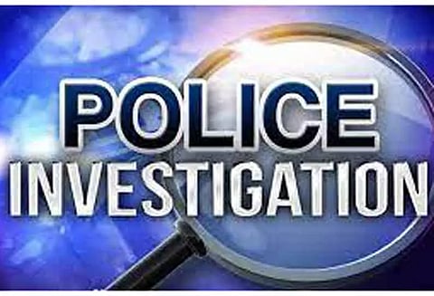 கிரானைட் கற்கள் கடத்திய 2 லாரிகள் பறிமுதல்