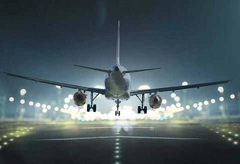 நடுவானில் நாசிக் விமானத்தில் கோளாறு- அவசர தரையிறக்கம்