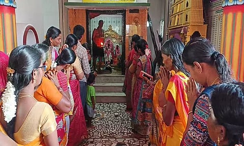 கோவில்பட்டி புற்றுக்கோவிலில் வளர் பிறை சஷ்டி பூஜை