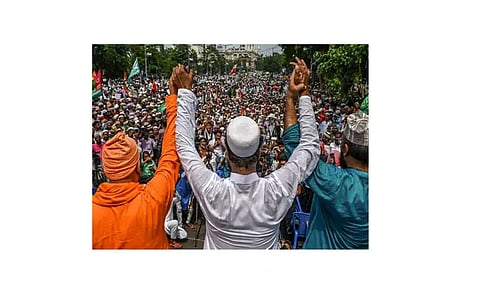 அனுமன் கோவில் நிர்வாகத்திற்கு ரூ.25 லட்சம் நிலத்தை வழங்கிய முஸ்லிம் தொழில் அதிபர்