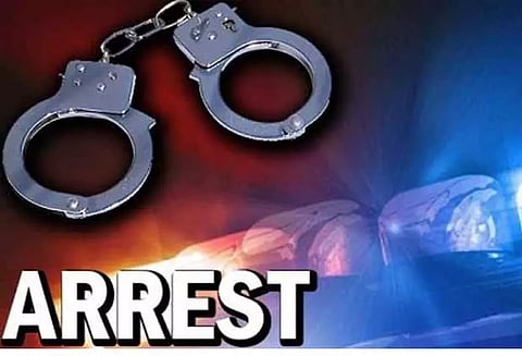 ரூ.10 லட்சம் கேட்டு காங்கிரஸ் பிரமுகருக்கு கொலை மிரட்டல்; 2 பேர் சிக்கினர்