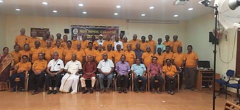 முன்னாள் மாணவர்கள் சந்திப்பு