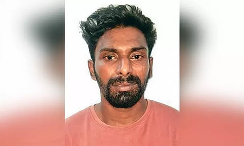 ரூ.90-க்கு பிரியாணி கேட்டு ஓட்டல் ஊழியரை கத்தியால் வெட்டிய வாலிபர்