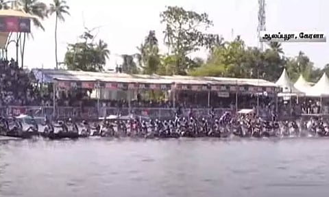 கேரளாவில் விமரிசையாக நடைபெற்ற படகு போட்டி - பள்ளாதுருத்தி அணி ஹாட்ரிக் வெற்றி