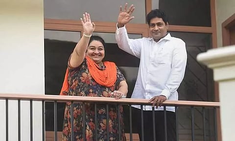 "வேதா நிலையம் விற்பனைக்கு அல்ல" - ஆடியோ வெளியிட்ட தீபா ஜெயக்குமார் மாதவன்