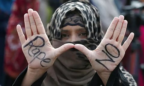 ஆபாச படம், சிறுமிகள் கடத்தல்; பாகிஸ்தானில் அதிகரிக்கும் பலாத்காரம்... அதிர்ச்சி ரிப்போர்ட்