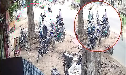 ஜோலார்பேட்டை: பட்டப்பகலில் ஸ்கூட்டியில் வைத்திருந்த ரூ.1 லட்சம் கொள்ளை - மர்ம ஆசாமிகள் கைவரிசை