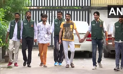 டெல்லி போலீசார் அதிரடி: உ.பி. குடோனில் பதுக்கிய ரூ.1,200 கோடி மதிப்பிலான போதை பொருள் பறிமுதல்