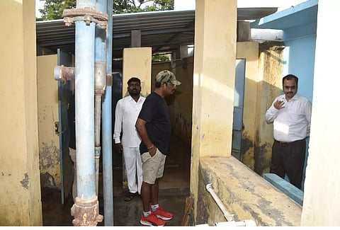 அரசு பள்ளியில் கலெக்டர் திடீர் ஆய்வு