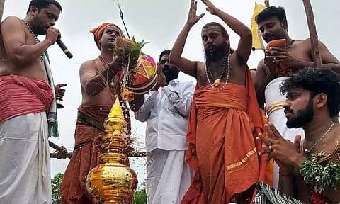 ராஜேந்திரப்பட்டினம் சர்வசித்தி விநாயகர் கோவில் கும்பாபிஷேகம் திரளான பக்தர்கள் சாமி தரிசனம்