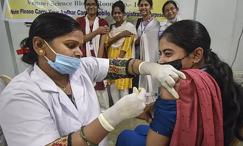 தலைநகர் டெல்லியில் மேலும் 177 பேருக்கு கொரோனா தொற்று உறுதி