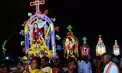 ஓரியூரில் ஆரோக்கிய அன்னை பிறப்பு விழா தேர் பவனி