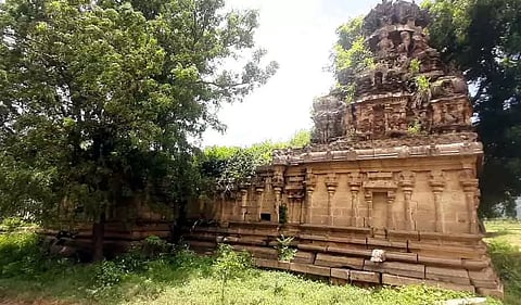 ஆண்டிப்பட்டி அருகே பெருமாள் கோவிலை சீரமைக்க வேண்டும்: பக்தர்கள் கோரிக்கை