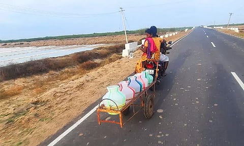 ராமநாதபுரத்தின் அவலநிலை: காலி குடங்களுடன் குடிதண்ணீரை தேடி அலையும் மக்கள்...!