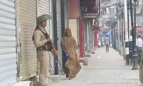 ஜம்மு காஷ்மீரின் ரஜெளரி மாவட்டத்தில் கட்டுப்பாடுகள் தளர்வு