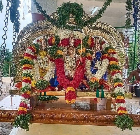 கோபி அருகே பெருமாள் கோவிலில் ஊஞ்சல் உற்சவம்