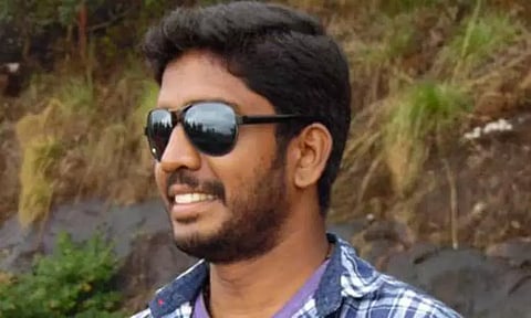 வேப்பூர் அருகே மரத்தில் கார் மோதல்; வாலிபர் பலி