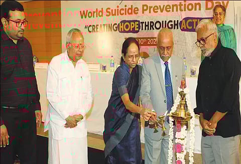 மனம் திறந்து பேசினாலே தற்கொலை எண்ணத்தில் இருந்து விடுபடலாம் - சுப்ரீம் கோர்ட்டு நீதிபதி