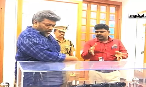 "சிக்னலில் பிச்சை எடுக்கும் குழந்தைகள்: பின்னால் இருப்பது யார்?" - இயக்குனர் பார்த்திபன் ஆவேசம்