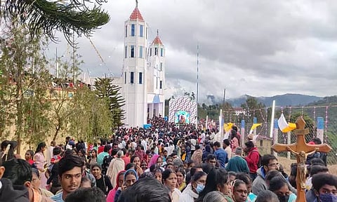 புனித ஆரோக்கிய அன்னை ஆலய தேர் பவனி