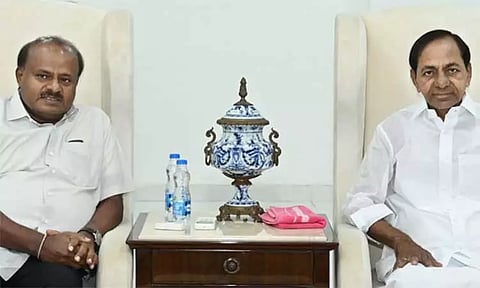 தேசிய அளவில் ஜனதா தளம்(எஸ்)-டி.ஆர்.எஸ். இணைந்து செயல்பட ஆலோசனை; குமாரசாமி தகவல்