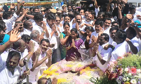 இமானுவேல் சேகரன் நினைவிடத்தில் உதயநிதி ஸ்டாலின் தலைமையில் அஞ்சலி