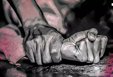 போக்சோ சட்டத்தில் தொழிலாளி கைது