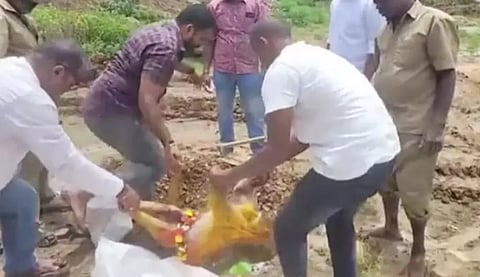 இந்து முறைப்படி குரங்கு உடல் அடக்கம்