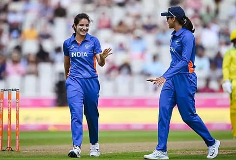 பெண்கள் 20 ஓவர் கிரிக்கெட் போட்டியில் வேகப்பந்து வீச்சாளர் ரேணுகா சிங் முன்னேற்றம்