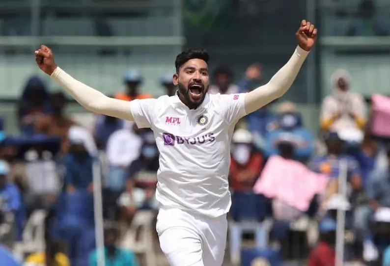 கவுண்டி கிரிக்கெட்: இந்திய இளம் வீரரின் அசத்தல் பந்து வீச்சு