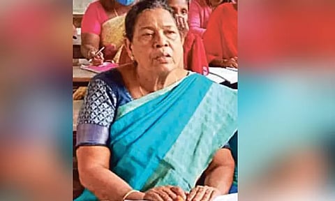 10-ம் வகுப்பு தேர்வு எழுதிய 73 வயது நடிகை