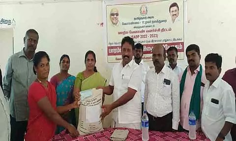 விவசாயிகளுக்கு பாரம்பரிய நெல் விதைகள்