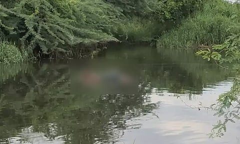 ரேணிகுண்டா அருகே மனைவி, குழந்தையை கொன்று உடல்கள் கால்வாயில் வீச்சு - போலீஸ் விசாரணை