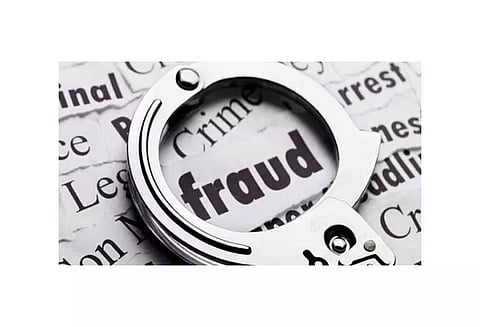 மைசூருவில், வேறொருவரின் வீட்டை முதியவரிடம் குத்தகைக்கு விடுத்து ரூ.12 லட்சம் மோசடி பெண்கள் உள்பட 3 பேருக்கு வலைவீச்சு