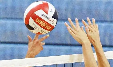 மாநில கைப்பந்து போட்டி: இறுதிப்போட்டியில் போலீஸ்-எஸ்.ஆர்.எம்.